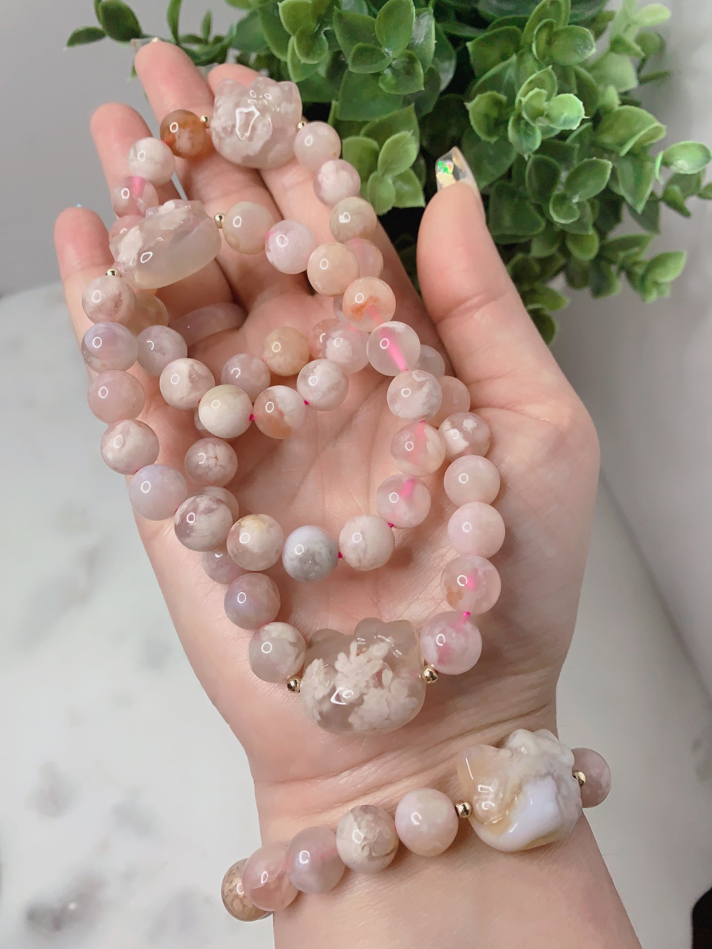 FLOWER AGATE HELLO KITTY BRACELET