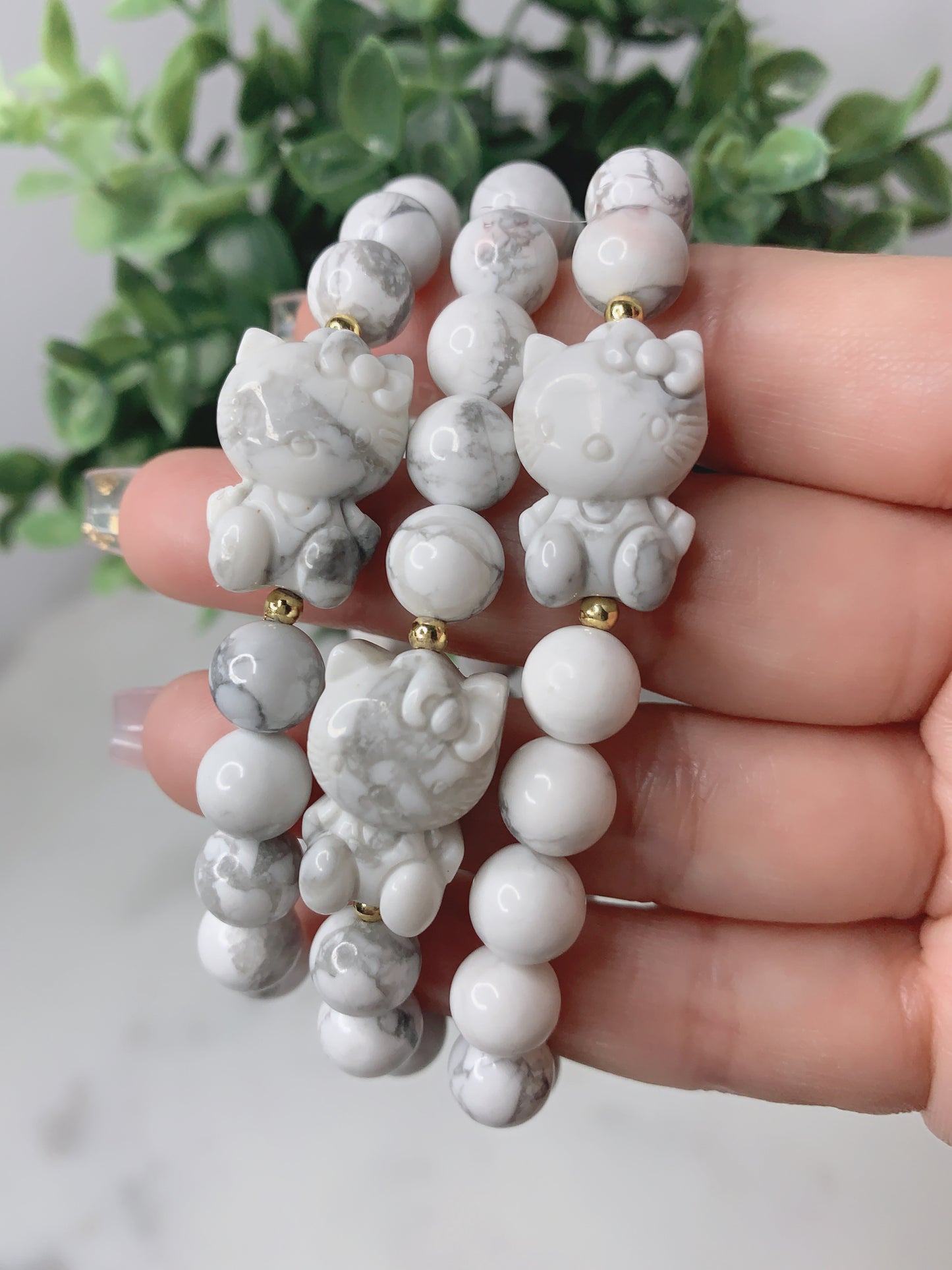 HOWLITE HELLO KITTY BRACI