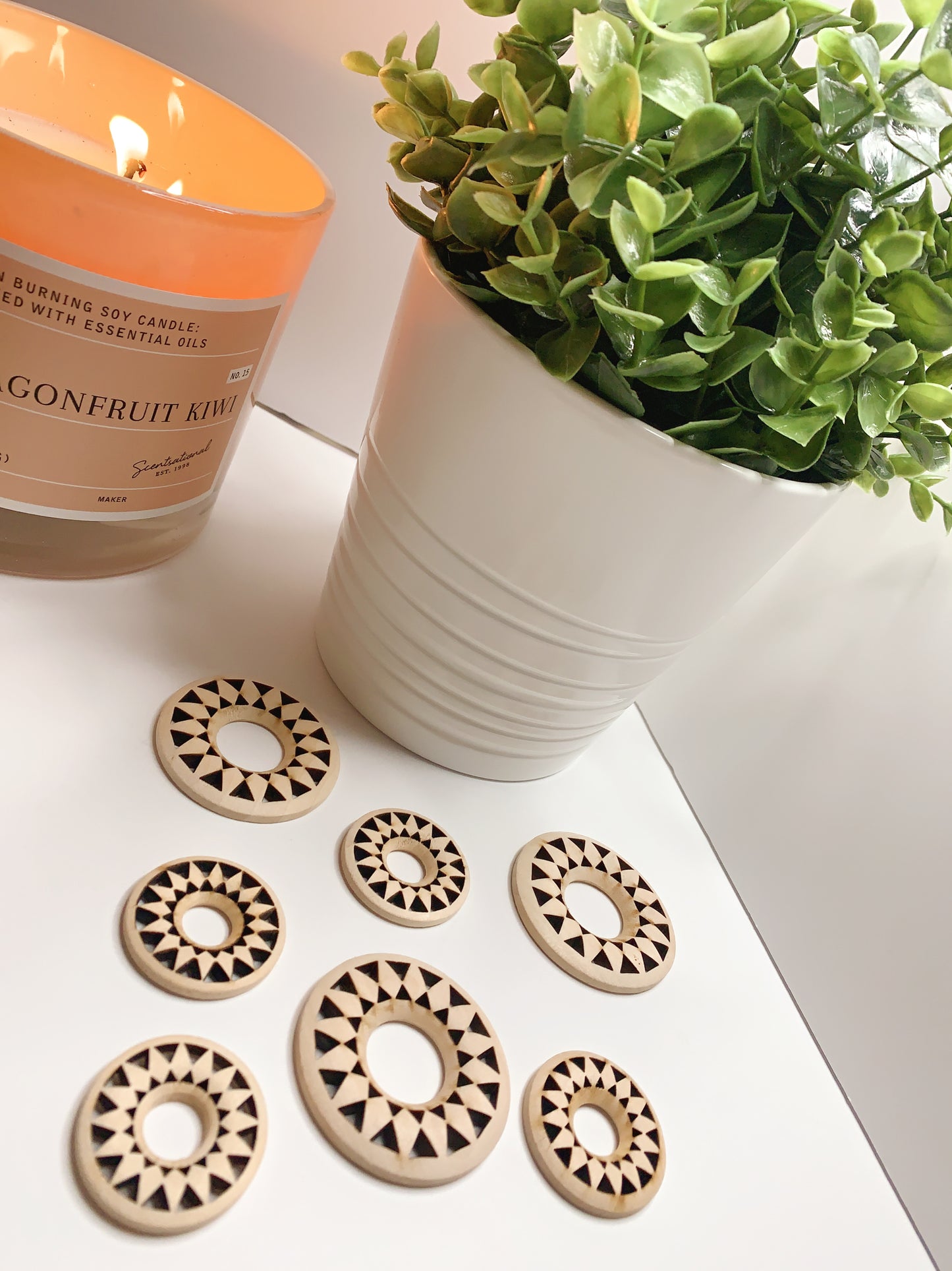 WOODEN SPHERE HOLDER