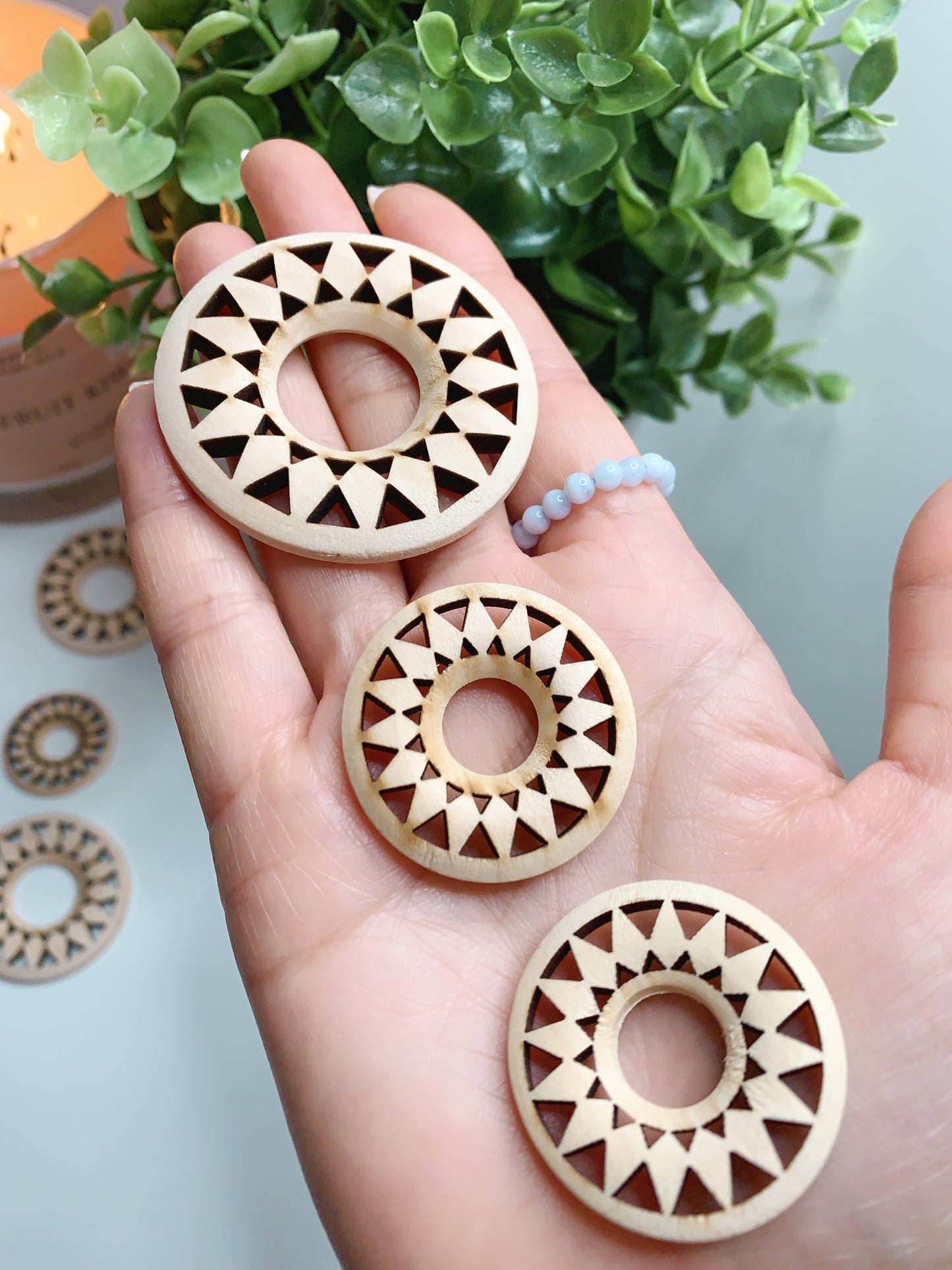 WOODEN SPHERE HOLDER
