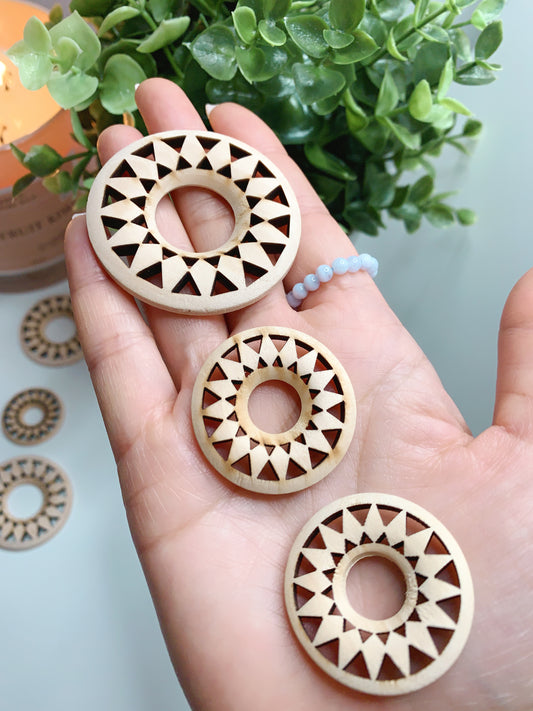 WOODEN SPHERE HOLDER