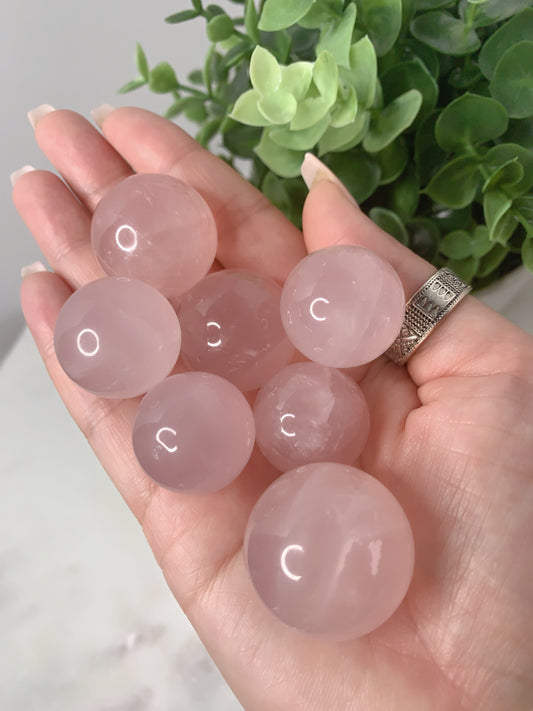 MINI ROSE QUARTZ SPHERES